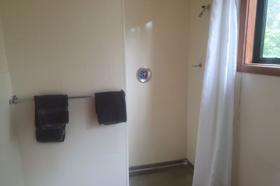 Upstairs Studio with Balcony shower